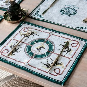 Mats & Pads DUNXDECO Table PLACEMAT Dinner Party Plate Mat Desk Decoration Modern Luxury Royal Horse Carriage Print Mesa 2PCS