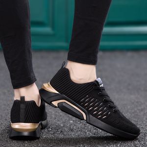 Najwyższej Jakości 2021 Przyjazd Męskie Kobiety Sporty Buty do biegania Moda Czarne Białe Biegowie Biegacze Outdoor Sneakers Rozmiar 39-44 Wy10-1703