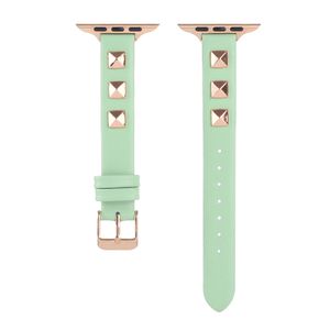 Cinturini in pelle con borchie per cinturino Apple Watch 44mm 42mm 40mm 38mm Braccialetti di lusso Cinturino moda Bracciale Iwatch Series SE 6 5 4 Cinturini