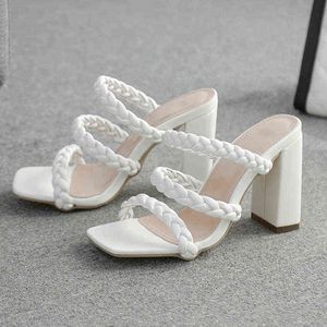 Tofflor Trend Weave Design Chunky Heels Kvinnor Pumpar Damer Sexig Sommar Elegant Vit Sandaler Party Shoes 220309