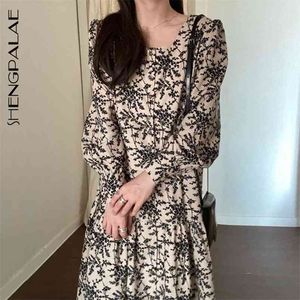 elegant square neck dress women's spring single breasted lace up waist bubble sleeve full screen floral dresses 210427