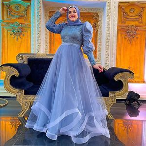 Encantador muçulmano frisado rendas noite vestidos alto pescoço lantejoulas de mangas compridas uma linha vestidos de baile com hijab chão comprimento tule vestido formal