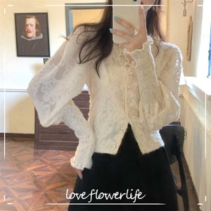 Puffer Sleeve V-Neck Flower Lace Patchwork Shirt Kvinna Vintage Blus och Toppar Kvinnor Koreansk Style Button White Topp Spring 210521