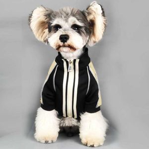 Trendigt brev Designer Dogjacka Vår Hösthundar Kläder Sommar Tunn Vinter Plush Pet Coat Puppy Cat OuterWears Teddy Bulldog Pug