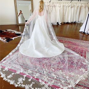 Oszałamiająca Katedra Katedra Weils Koronki Appliqued Edge Soft Tulle One warstwa Długa Odebrana Bridal Veil z grzebieniem