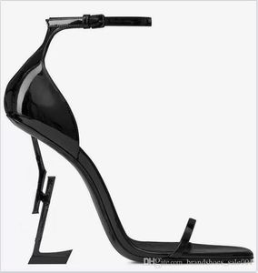مع صناديق كلاسيكيات النساء أزياء الشاطئ السميكة فستان سميك أحذية الأبجدية ليدي صندل جلود أحذية الكعب عالية الحجم 35-42