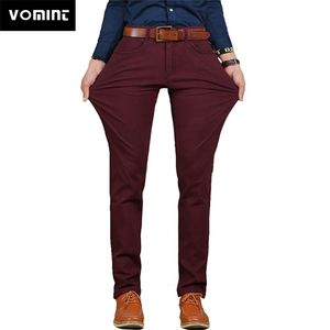 Vomint Brand Mens Casual Pant High Stretch Elastic Tyg Skinny Slim Skärning Byxa Fick Badge Plus Storlek 44 V7S1P008 210714