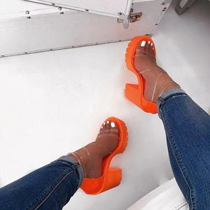 Neon Orange 2020 Nya Kvinnors Höghälsade Sandaler Korsa PVC-band Utomhus Resa Sandaler Gummi Botten Slip Slippor Sandaler Y0305