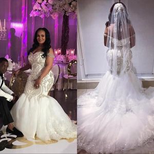 2022 Suknie ślubne syreny w dużych rozmiarach Wspaniałe na ramię kryształowe cekiny afrykańskie suknie ślubne na zamówienie szacie de mariee