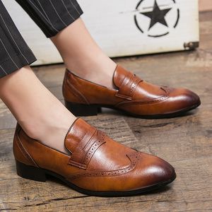 Homens confortáveis ​​vestido de banquete sapatos pontiagudos bullock escultura especialmente moda noivo zapatos hombre vestir