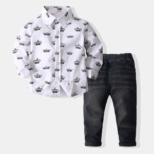 W505 İlkbahar Sonbahar Bebek Erkek Set Çocuklar Uzun Kollu Taç Baskılı Gömlek + Kot 2 adet Erkek Giysileri Suit Çocuk Kıyafetler