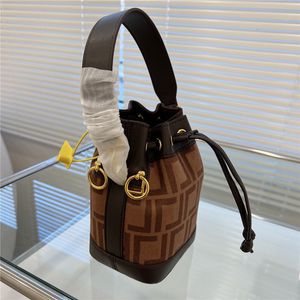 Projektant Bucket Bag Dla Kobiet Moda Vintage Luxury Crossbody Torby Na Ramię Kobiet Torebki Torebki Pełny List Totes Bucket Torebka Worka