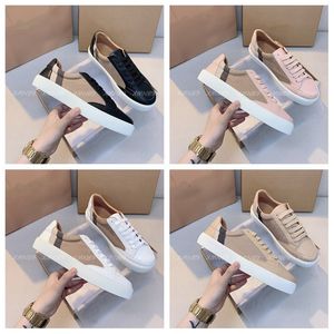 Europa e America Ultime scarpe da donna scozzesi 2022 Fashion Luxurys Designer Scarpe da ginnastica casual in pelle color block Scarpe da tutto fiammifero