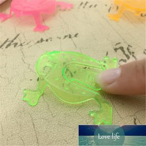 10 sztuk 4.3 * 4,3 cm skoki Frog Hoppers Birthday Party Toys Dla Girl Boy Goody Torba Pinata Wypełniacze Gra Kids Party Favor Cena fabryczna Ekspert Projekt Quality Najnowsze styl