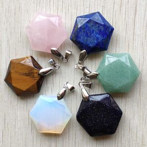 Mix Natural Quartz Stone Charms Faceted Hexagon Pendants för DIY Halsband Smycken Tillbehör Göra grossist