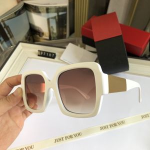 Sonnenbrille für Männer und Frauen Sommerstil 7187 Anti-Ultraviolett Retro-Platte Quadratisch Vollrahmen Mode Zufällige Box