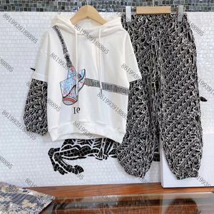1639 white with black luxury kids hoodies trousers sets di printing childrens autumn long sleeve tracksuit clothing set girls sweatershirt wear size