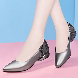 Frauen Klassiker grau hochwertiger PU -Leder -Slip auf Büropumpen Lady Cool Comfort Frühling Herbst High Heel Schuhe A6693