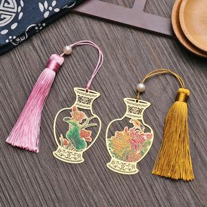 Bokmärke 12 Style Chinese Vase Shaped Metal Brass Hollow Book Clip Tassel Pagination Mark School Office Supplies