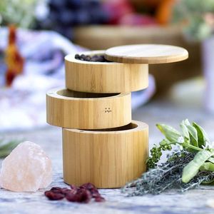 Bambu trippel saltlåda tre tier salt och peppar behållare med magnetiska svängbara lock köksredskap RRD11368