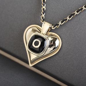 Designer Smile Necklace Fashion Heart Shap Sweater Pendant Necklaces Delicate Design for Man Woman Jewelry 3 Styles Top Quality