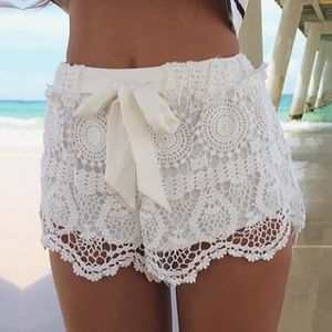 Summer spets blommor shorts kvinna mode damer mini mesh virkning blommor tiered elastisk midja kvinnor korta byxor kvinnor