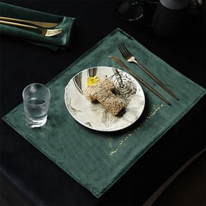 Velvet Broderade Placemats Modern Nordic Style Western Table Mat Hem Matduksduk Isolering Anti-Scalding Coasters 210423