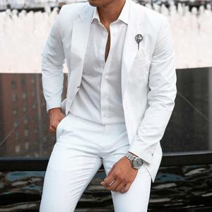 Weiße Slim-Fit-Boyfriend-Anzüge für Männer mit fallendem Revers, 2-teilig, maßgeschneiderter Hochzeits-Smoking, männlich, modisch, Mann-Anzug-Set, Jacke, Hose, X0909