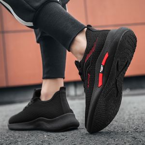 Partihandel 2021 Topp Fashion Running Skor Off Men Kvinnor Sport Utomhuslöpare Svart Röd Tennis Flat Walking Jogging Sneakers Storlek 39-44 WY15-808