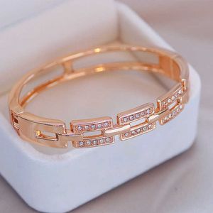 New Classic Women's Bangle Bracelets Rose Gold Color Rhinestone Bracelet for Women Elegant Crystal Cuff Bangles Jewelry Gifts Q0719