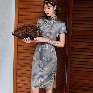 Casual Dresses Kvinnors sommar Cheongsam kortärmad klänning Blommigryck Slit Hem Brocade Kinesisk Vintage Mid Length Elegant Qipao