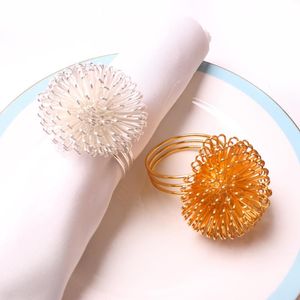 Anelli di tovagliolo 12PCS / Metallo Pino Parola Fiore Bayberry Ball Ring Decorazione da tavolo per ricevimento di festa El Gift