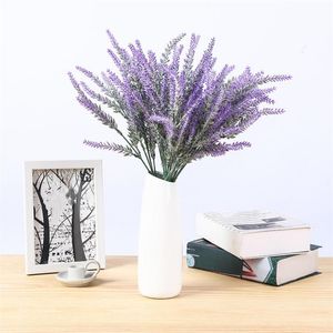 Ghirlande di fiori decorativi 2 pezzi Bouquet di lavanda artificiale finto Piante di simulazione in plastica Home Garen Decorazioni di nozze Fiore