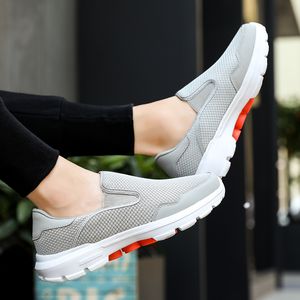 2021 Män Kvinnor Running Skor Svart Blå Grå Fashion Mens Trainers Andas Sport Sneakers Storlek 37-45 WZ