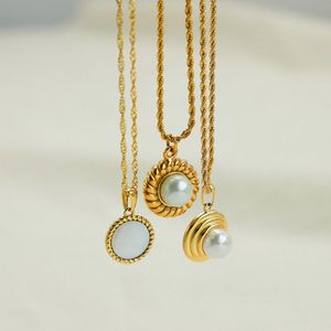 Pendant Necklaces 18k Gold PVD Costing Stainless Steel Pearl Necklace For Women Fashion Croissant Natural Shell Neckalce