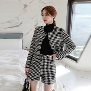 Winter Women's Houndstooth Tweed 2 Piece Sets Sexy Long-Sleeved Round Neck Button Coat + Skirt Office Lady Suit 210529