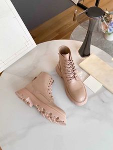 2021 Outono inverno couro moda feminina botas curtas cinta splicing esportes esportes desencapados boot antiderrapante tamanho único tamanho 35-40