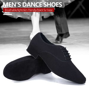 Herren-Schuhe für lateinamerikanischen Ballsaal-Tanz, professionelles schwarzes Segeltuch, lateinamerikanische Salsa-Schuhe in Übergröße, niedriger Absatz, Tango-Ballsaal-Tanzschuhe