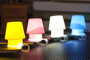 Lâmpada cobre sombras Presente Criativo Pequeno Tabela De Silicone Bracket de Telefone Celular Night Lampshade Multi-função Bookmark Quarto Bedside L