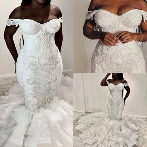 Gorgeous Plus Size Mermaid Bröllopsklänningar Bröllopklänningar Lace Appliqued Beaded Off The Shoulder Tiered Kjolar Ruffles Vestido de Noiva