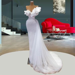 Pearl White Mermaid Wedding Dresses Off Shoulder Strapless Ruffle Bridal Gown Custom Made Lace Appliques Exquisite Floor Length Robes De Mariée
