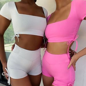 Fitness apertado shorts outfits ginásio vestuário venda mulheres quadrado baixo pescoço de manga curta top e leggings curtos yoga wear sets feminino