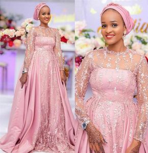 Rosa Spitze Hochzeit Elegantes Kleid 2021 Dubai Arabisch Abaya Juwelenausschnitt Lange Ärmel Applizierte Brautkleider mit abnehmbarer Schleppe A-Linie Kleider für den zweiten Empfang es