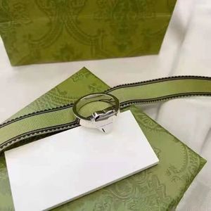 Mode Heart Rings Luxurys Designers Ring för Kvinnor Letter Design Stor kvalitet Kärlekformad Ring Olika Storlekar Bra Nice