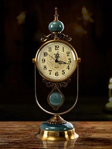 Столовые столы American Swing Desktop Light Luxury Clock Clock Comply Docrement Home Dornments Retro Quartz