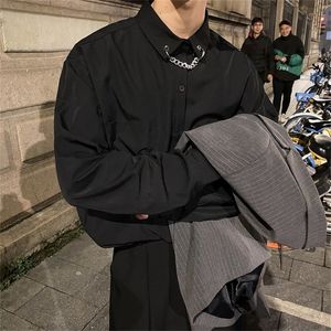 Camicie da uomo sexy in raso di moda Camicie formali nere allentate a maniche lunghe di colore solido di alta qualità per gli uomini Ufficio 220222