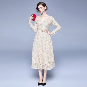 arrive Autumn Fashion Designer Long Dress Vintage V-neck Lace Long Sleeve Beige A line Belt Bow Women Runway Dress 210514