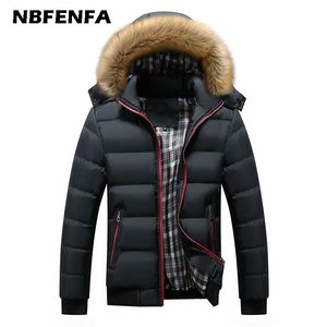 Giacche invernali da uomo Parka caldo Giacca a vento da esterno Cappotto spesso con cappuccio Cappotto imbottito Capispalla Uomo Abbigliamento di marca 7XL LA014 211204