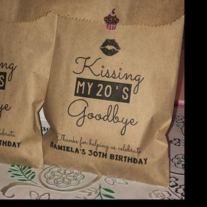 ingrosso Kit Sbornia-Borse per kit di sbarco di compleanno personalizzato baciando il mio ecc Addio sacchetti di favore personalizzati stampati su Kraft Brown Paper Bags Gearp wrap