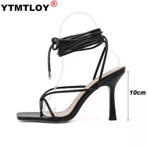 Sandały Damskie Sandały Wąski Band Vintage Plac Toe Wysokie Obcasy Krzyż Pasek Stringi V Shape Design Shoes Transparent Crystal Heel K78